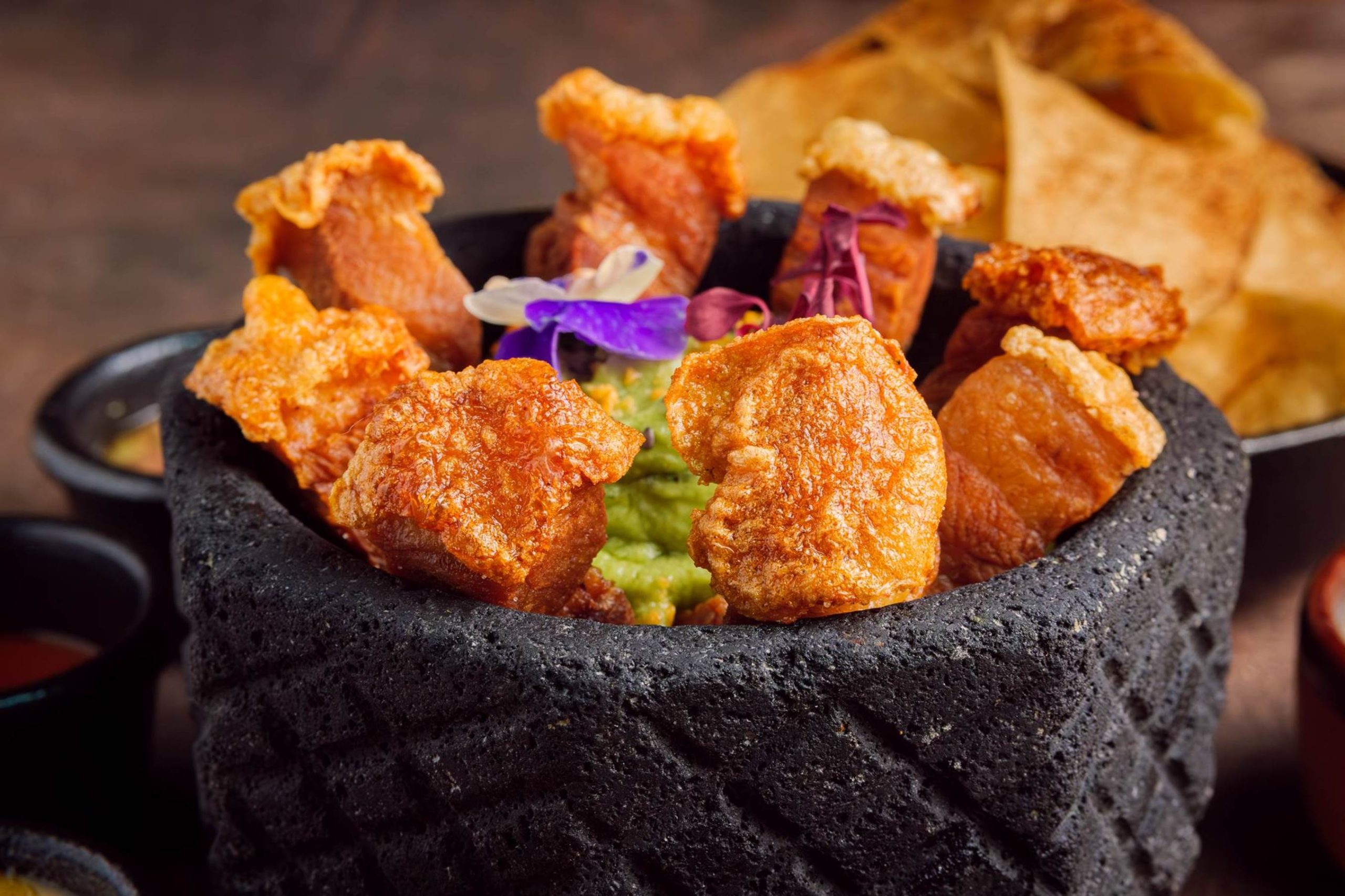 GUACAMOLE CON CHICHARRÓN